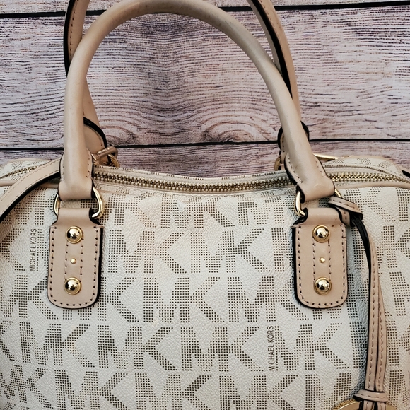 Michael Kors Large Signature MK Satchel - Picture 5 of 12